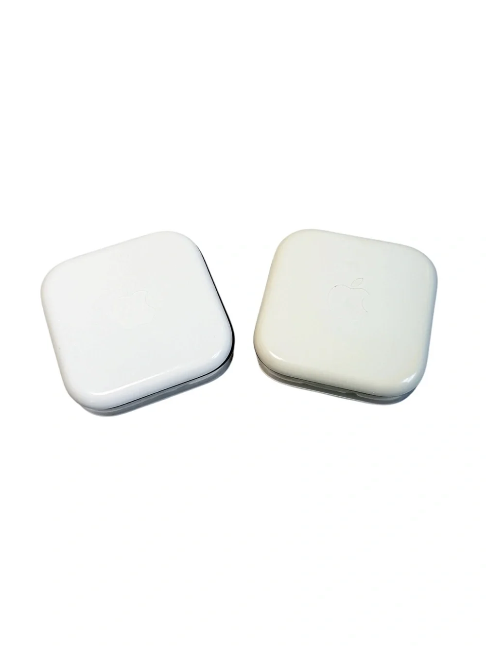 Apple Earpods Bundle | Lightning Connector + 3.5mm Headphone Plug| Gently Used